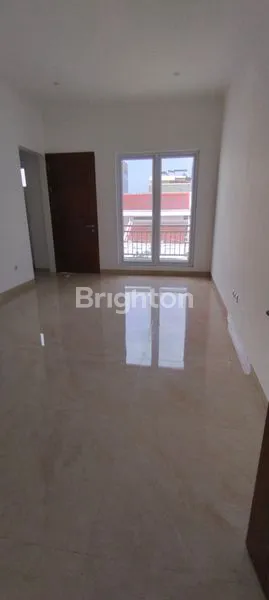 image 1 UNIT RUMAH BARU 4 LANTAI DI MUARA KARANG (8)