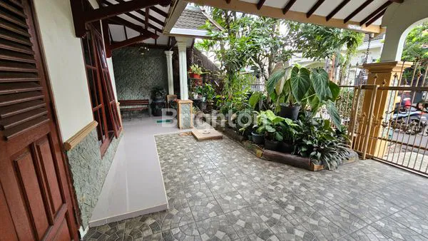 RUMAH BAGUS TERAWAT DAN LUAS DI PAPA - SUHAT