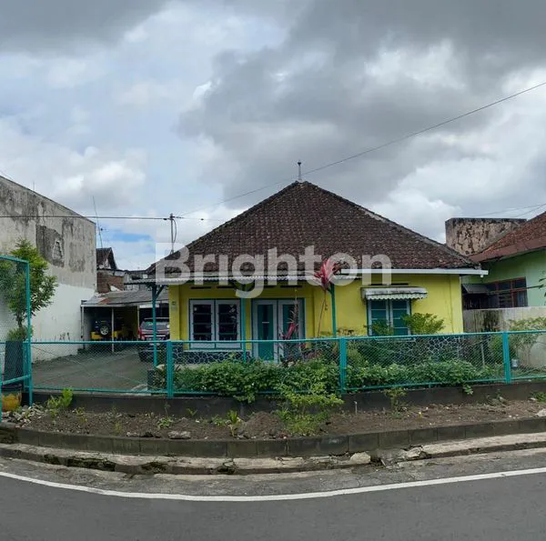 image RUMAH DENGAN HALAMAN LUAS DIJUAL DAERAH JL CILIWUNG - PURWANTORO. (1)