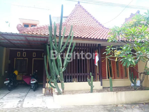RUMAH DALAM PERUMAHAN ELITE DI YOGYA UTARA