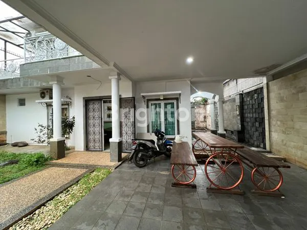 image RUMAH DI TENGAH KOTA DEPOK (1)