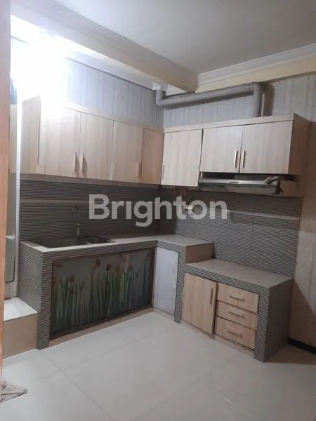 image RUMAH 2 LANTAI SIAP HUNI WOLTERMONGOSIDI PEDURUNGAN SEMARANG (3)