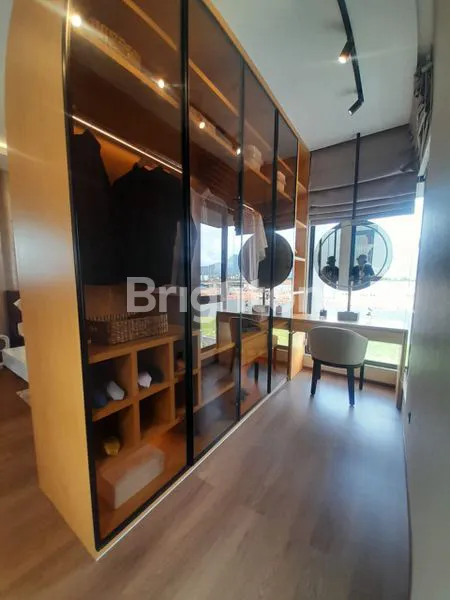 image RUMAH BARU DI SUMMARECON (4)