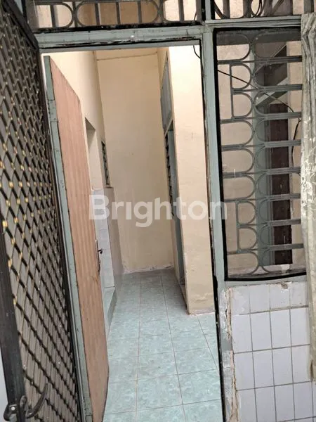 image RUMAH SIAP HUNI KOMPLEKS MAWAR PANAKKUKANG MAKASSAR (2)