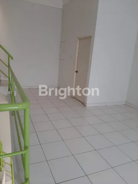 image RUKO KOMERSIL 3 1/2 LT STRATEGIS DI TAMAN RATU GREEN VILLE JAKARTA BARAT (5)