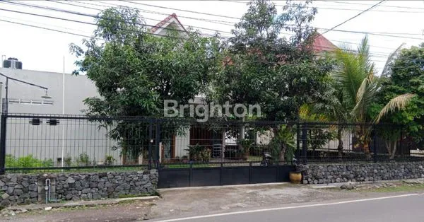 RUMAH HOOK AREA TENGAH KOTA MALANG.