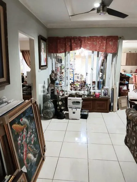 image RUMAH MEWAH 2 LANTAI DI CIPUTAT SELATAN, LOKASI STRATEGIS, 4+2 KT (2)