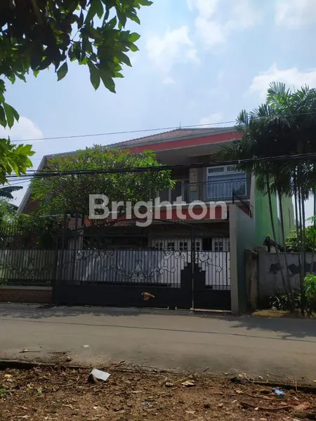 image RUMAH MEWAH 2 LANTAI DI CIPUTAT SELATAN, LOKASI STRATEGIS, 4+2 KT (1)