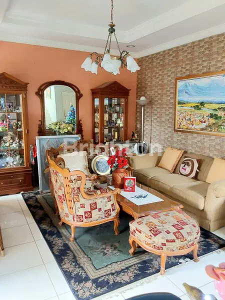 image RUMAH MEWAH 2 LANTAI DI CIPUTAT SELATAN, LOKASI STRATEGIS, 4+2 KT (4)