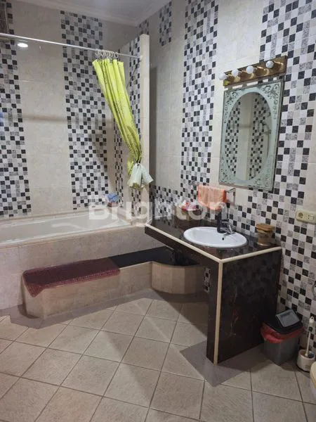 image RUMAH MEWAH 2 LANTAI DI CIPUTAT SELATAN, LOKASI STRATEGIS, 4+2 KT (8)