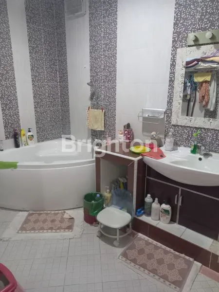 image RUMAH MEWAH 2 LANTAI DI CIPUTAT SELATAN, LOKASI STRATEGIS, 4+2 KT (6)