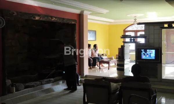 image DIJUAL RUMAH USAHA DI TENGAH KOTA MALANG – LOKASI STRATEGIS! (5)