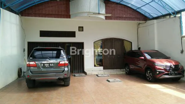 image RUMAH MEWAH 5 LANTAI KEADILAN (1)