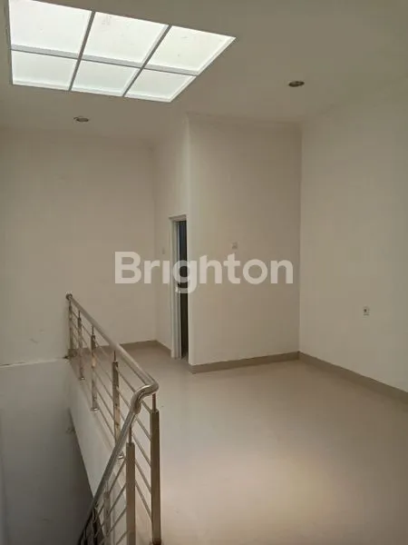 image RUMAH 2 LANTAI MOA (3)