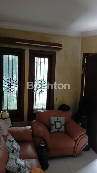 image DI JUAL RUMAH PERMATA HIJAU (4)