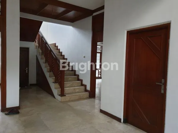 image RUMAH MEWAH TENGAH KOTA DI PESONA DEPOK  NYAMAN DAN AMAN (3)