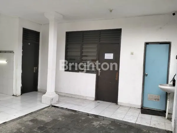 image BANGUNAN RUKO LANGSUNG TEMPAT TINGGAL BISA DIFUNGSIKAN SEBAGAI GUDANG LANGSUNG MESS KARYAWAN.  (7)