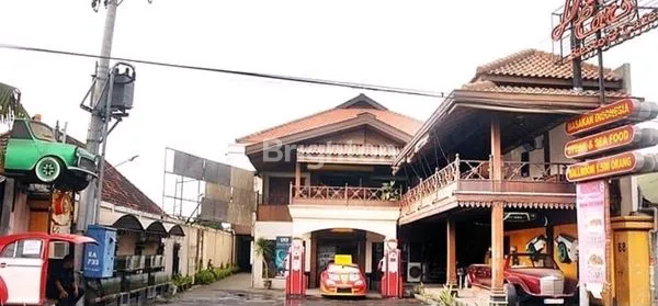 GEDUNG EX CAFE STRATEGIS AREA WIYUNG SURABAYA BARAT