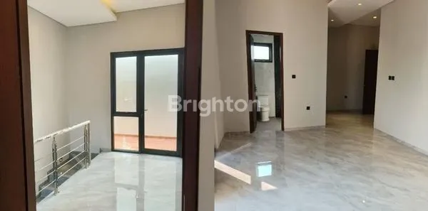 image HUNIAN MODERN MINIMALIS 2 LANTAI DI GRAND PAKUWON SBY BARAT (2)