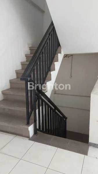 image RUKO 3 LANTAI DI S.PARMAN, TURUN HARGA DARI 100 JUTA (6)