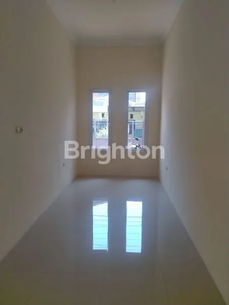 image RUMAH BARU SIAP HUNI 2 LANTAI DI LEBAK ARUM (3)