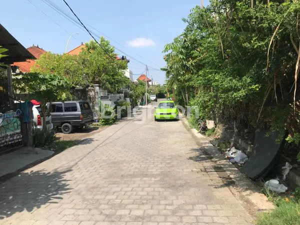 image RUMAH 2 LANTAI LINGKUNGAN PERUMAHAN DI RENON (2)