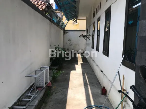 image RUMAH 2 LANTAI LINGKUNGAN PERUMAHAN DI RENON (5)