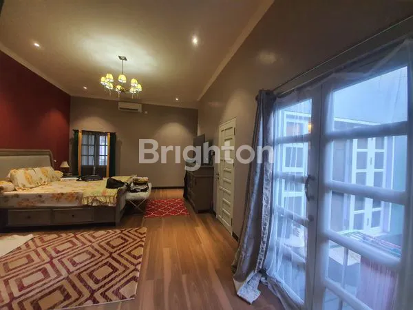 image RUMAH MEWAH DI LINGKUNGAN ELIT (6)