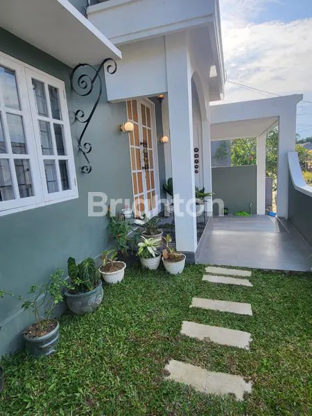 image RUMAH MEWAH DI LINGKUNGAN ELIT (3)