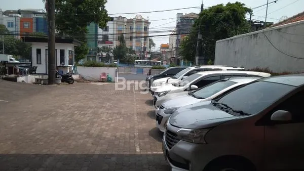 image GEDUNG MATRAMAN RAYA (2)