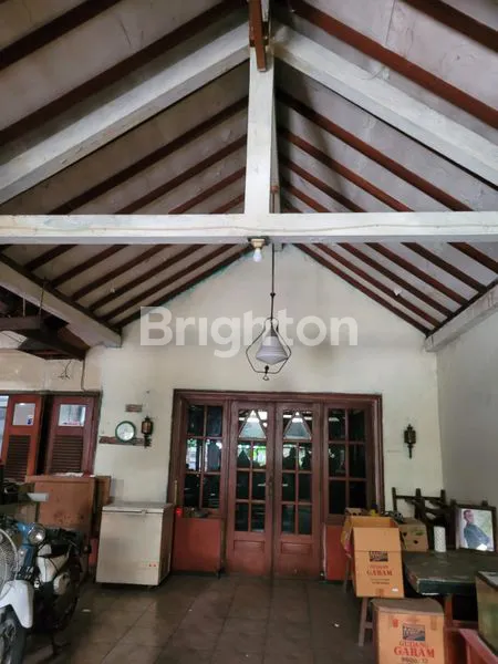 image RUMAH TERAWAT 2LANTAI DI AREA RAYA DARMO  (2)