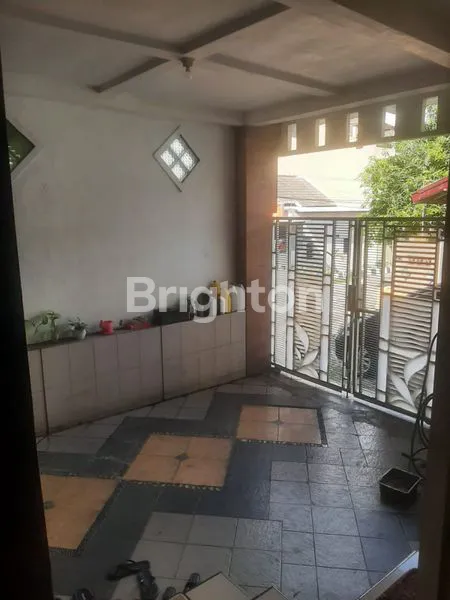 image RUMAH 2 LANTAI SIAP HUNI MAYARAN SEMARANG BARAT (5)