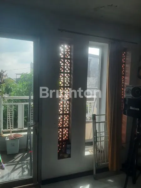 image RUMAH 2 LANTAI SIAP HUNI MAYARAN SEMARANG BARAT (2)