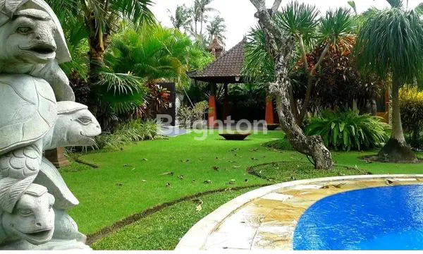 image VILLA 3BR PANTAI DUYUNG LANDSIZE 900 M2 (1)