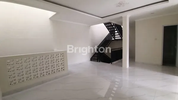 image RUMAH BARU GRESS KETINTANG REGENCY DEKAT KARAH AGUNG,JAMBANGAN, RAYA MASTRIP, KAMPUS UNIESA, MARGOREJO, GUNUNGSARI, PINTU TOL SATELIT, ROYAL PLAZA MALL,CITO MALL, WONOKROMO (5)