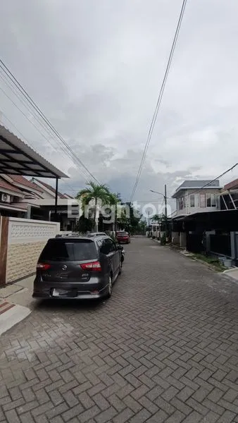 image RUMAH BARU GRESS KETINTANG REGENCY DEKAT KARAH AGUNG,JAMBANGAN, RAYA MASTRIP, KAMPUS UNIESA, MARGOREJO, GUNUNGSARI, PINTU TOL SATELIT, ROYAL PLAZA MALL,CITO MALL, WONOKROMO (2)