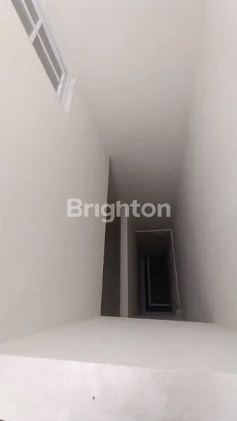 image RUMAH BARU GRESS KETINTANG REGENCY DEKAT KARAH AGUNG,JAMBANGAN, RAYA MASTRIP, KAMPUS UNIESA, MARGOREJO, GUNUNGSARI, PINTU TOL SATELIT, ROYAL PLAZA MALL,CITO MALL, WONOKROMO (3)