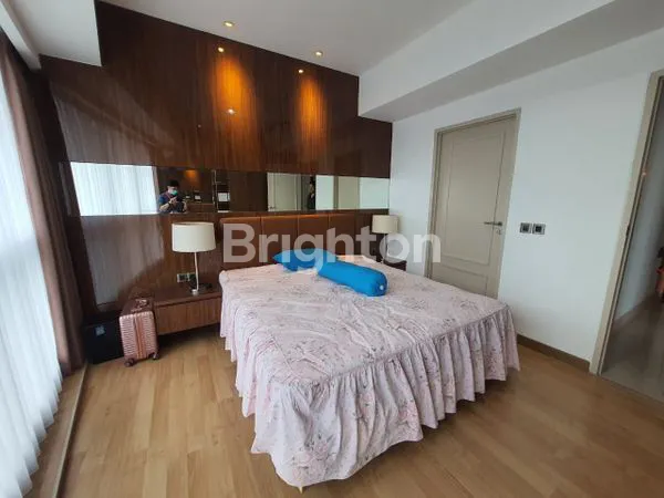 image APARTEMENT THE PEAK TUNJUNGAN PLAZA 3 BR FULL FURNISHED PRIVATE LIFT, SURABAYA (6)
