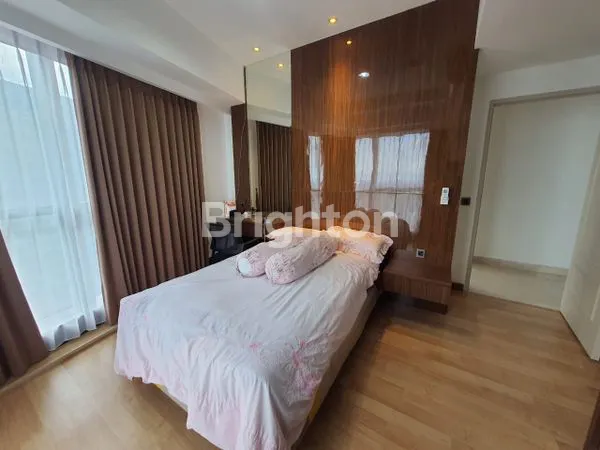 image APARTEMENT THE PEAK TUNJUNGAN PLAZA 3 BR FULL FURNISHED PRIVATE LIFT, SURABAYA (7)