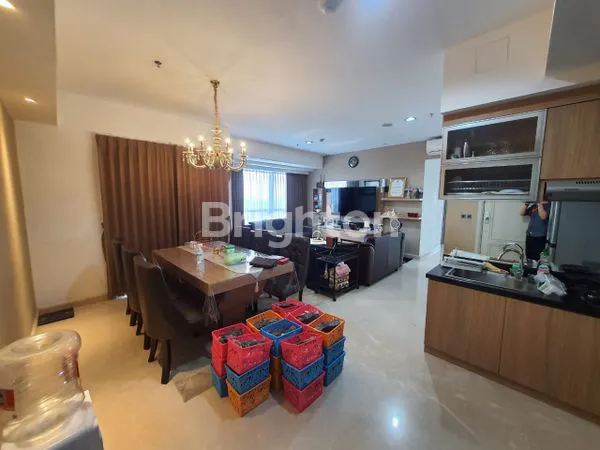 image APARTEMENT THE PEAK TUNJUNGAN PLAZA 3 BR FULL FURNISHED PRIVATE LIFT, SURABAYA (2)
