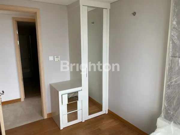 image APARTEMENT ONE EAST RESIDENCE SEMI FURNISHED PRIVATE LIFT, SURABAYA (3)