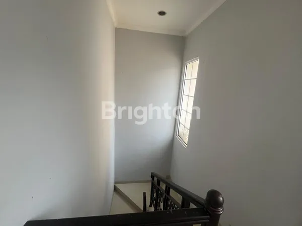 image RUMAH 2 LANTAI DI CIBUBUR COUNTRY CLUSTER THE ROYAL 3 CIKEAS (4)