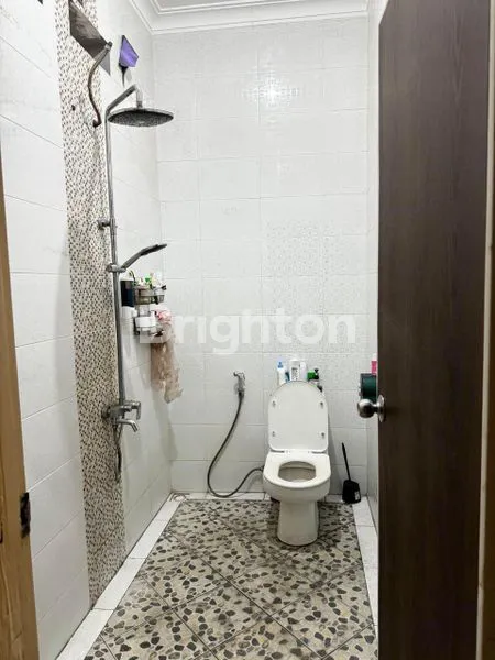 image RUMAH MEWAH SIAP HUNI (7)