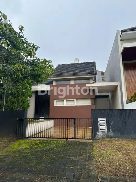 image RUMAH ALANA STANDAR ADA SISA LAHAN KOSONG (1)