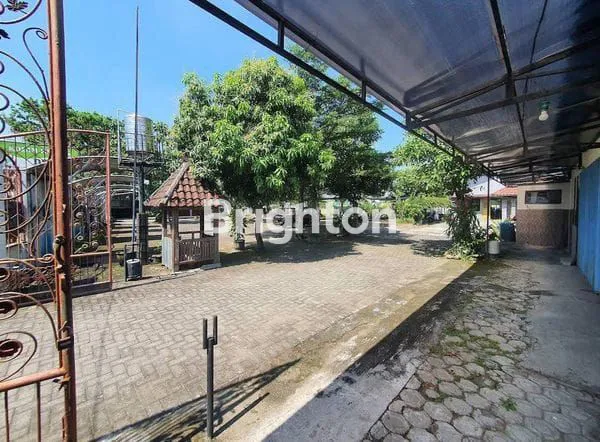 image TANAH BONUS BANGUNAN RUKO+RUMAH+KOLAM RENANG+GARASI COCOK UNTUK WATERBOOM ATAU RUANG USAHA LAIN AREA JOMBANG JAWA TIMUR (5)