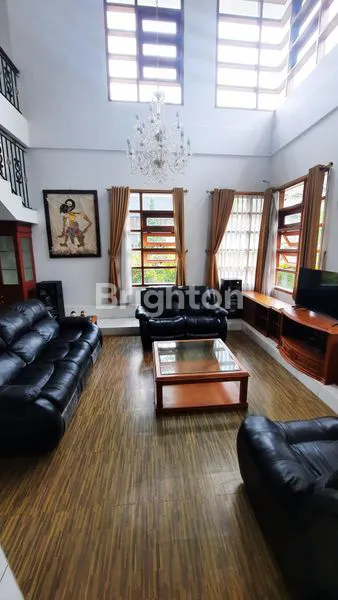 DISEWAKAN RUMAH CANTIK DI JALAN SETRADUTA HEGAR