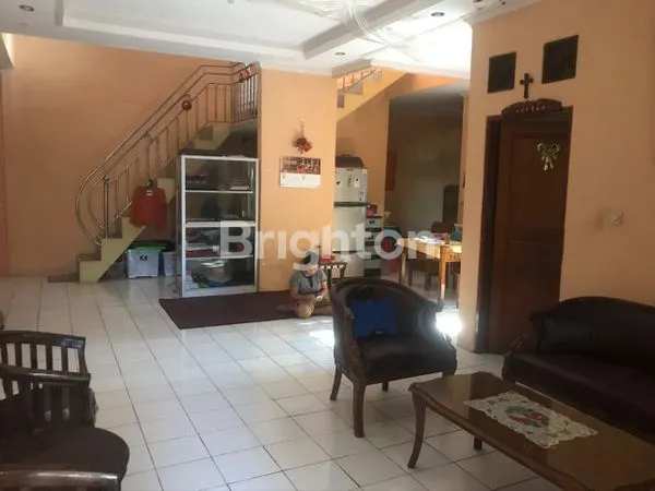 image DIJUAL RUMAH 2 LANTAI LOKASI DALAM PERUMAHAN (5)