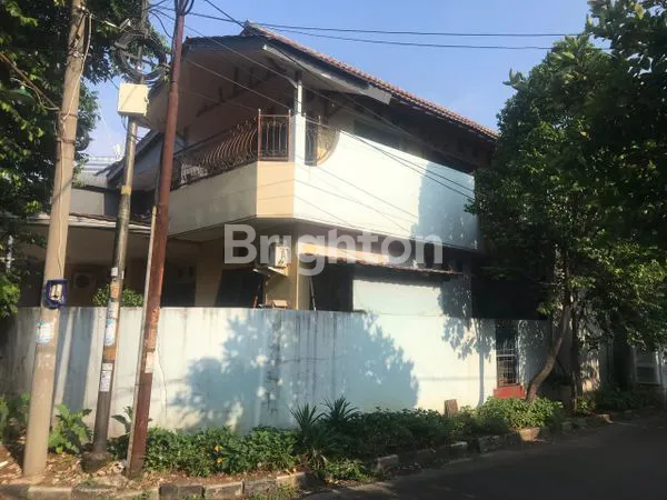 image DIJUAL RUMAH 2 LANTAI LOKASI DALAM PERUMAHAN (8)