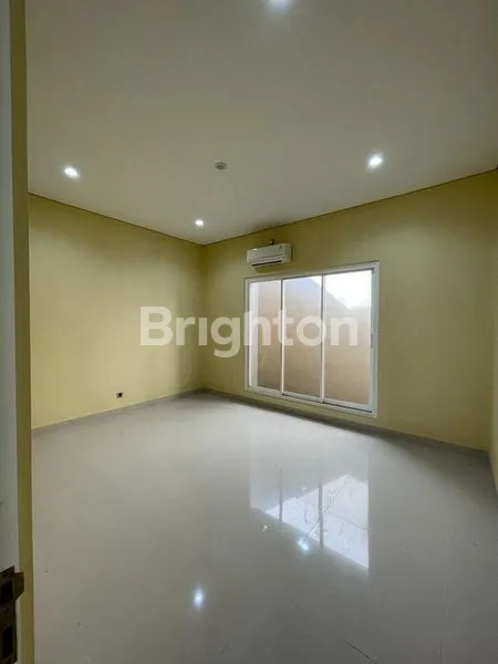 image RUMAH SAN DIEGO PAKUWON CITY SURABAYA TIMUR (6)