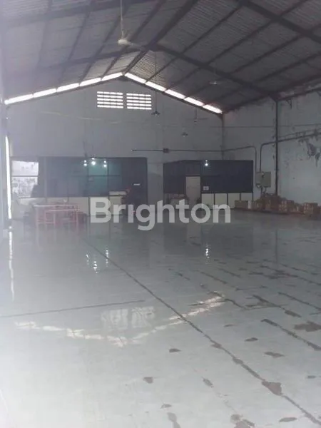 image PABRIK ROKOK SUPER LUAS MILIK PERUSAHAAN TERKENAL SEJAK 1984 DI BLITAR, JAWA TIMUR (2)